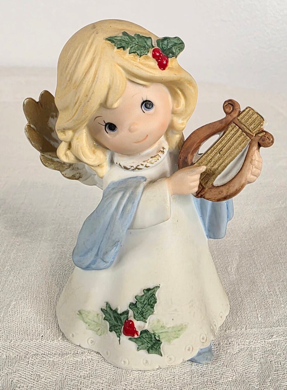 Vtg HOMCO 5612 Harp Angel Figurine Blond Hair Porcelain Christmas Holly